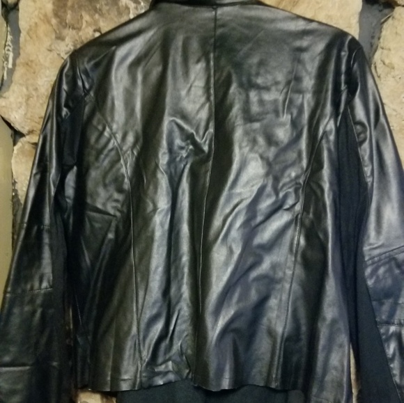 Black jacket - Picture 2 of 2